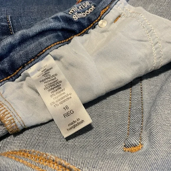 Women’s edgily by Maurice’s slim boot jean - Picture 3 of 3